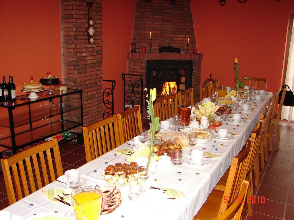 Gosciniec Kocmierzow Bed & Breakfast Sandomierz Bagian luar foto