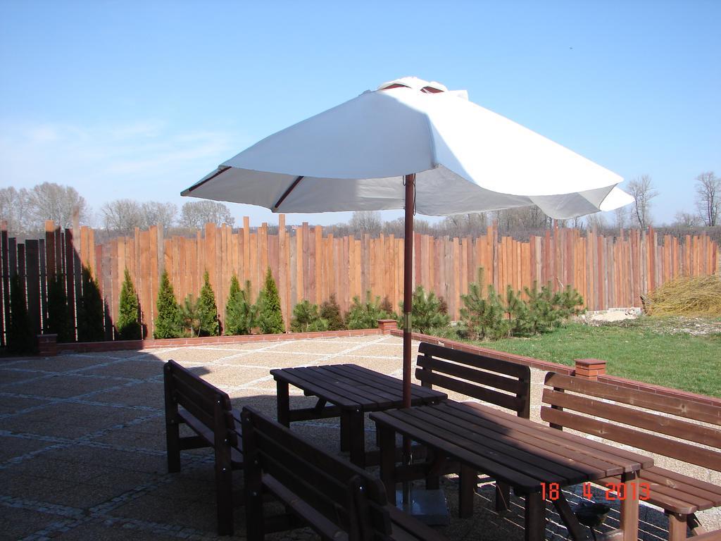Gosciniec Kocmierzow Bed & Breakfast Sandomierz Bagian luar foto